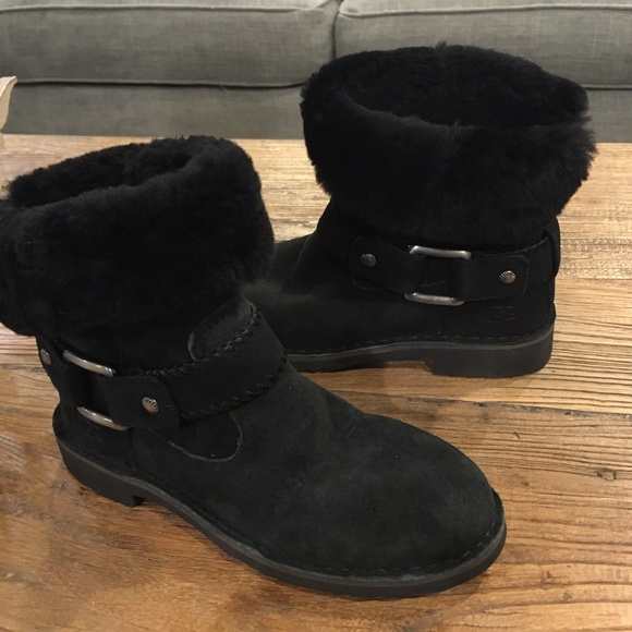 UGG Women's Cedric Sheepskin Winter Black Boots size 6M - Picture 2 of 5